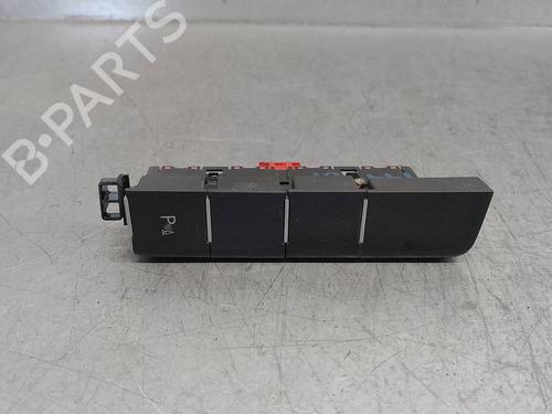Used Switch VW GOLF SPORTSVAN VII (AM1, AN1) 1.6 TDI (90 hp) 17586626