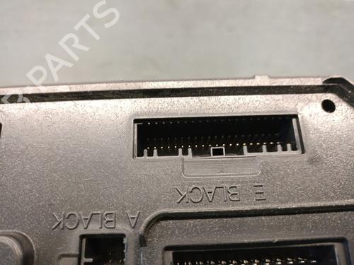 Fuse box RENAULT MEGANE III Hatchback (BZ0/1_, B3_) 1.6 16V (BZ1B, BZ1H) | BP27204703E1 