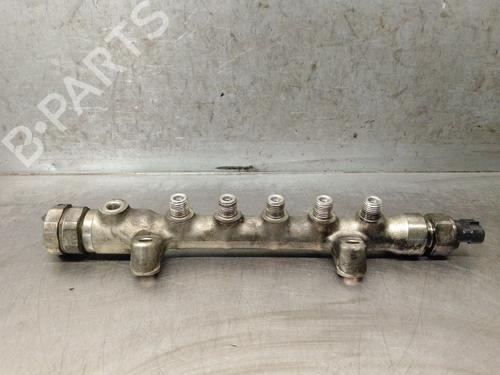 Used Injection rail Injection rail 33294904 33294904