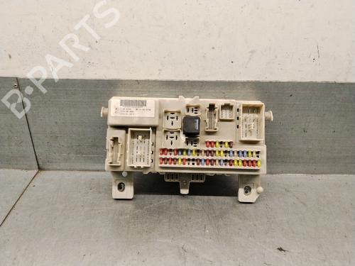 Used Fuse box Fuse box 38415061 38415061