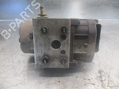 Used ABS pump RENAULT SAFRANE II (B54_) 2.2 dT (B54G) (113 hp) 8333242