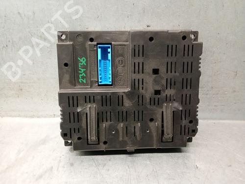 Used Fuse box Fuse box 28381216 28381216