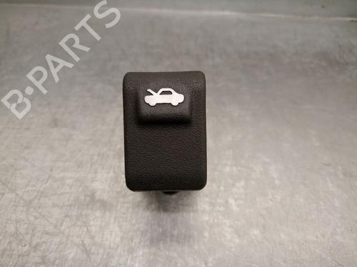 Used Hood lock HYUNDAI H-1 / STAREX Bus (A1) 2.5 CRDi (140 hp) 22727151