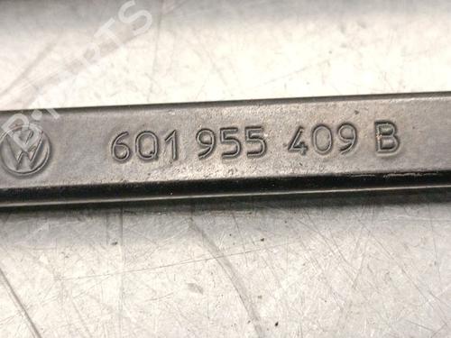 Front windshield wiper arm VW POLO (9N_, 9A_) 1.4 16V | BP27669678C143 