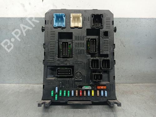 Used Fuse box Fuse box 26231825 26231825