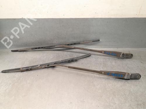 Used Front windshield wiper arm Front windshield wiper arm LAND ROVER DISCOVERY I (LJ) 2.5 TDI 4x4 (113 hp) 36108181 36108181