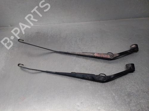 Used Front windshield wiper arm MITSUBISHI L200 / TRITON (KJ_, KK_, KL_) 2.2 DI-D (150 hp) 15189025