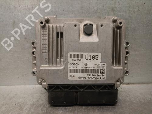 Used Engine control unit (ECU) KIA CARENS IV 1.7 CRDi (116 hp) 30906801