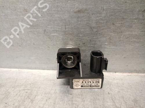 Used Electronic module RENAULT SCÉNIC II (JM0/1_) 1.6 16V (JM1R) (112 hp) 30900276