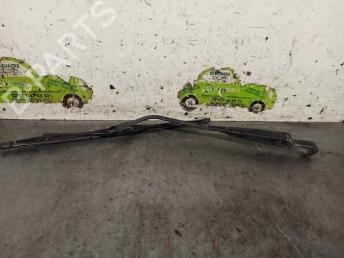 Used Rear windshield wiper arm LAND ROVER DEFENDER Station Wagon (L316) 2.5 TDI 4x4 (L316) (113 hp) 12134225