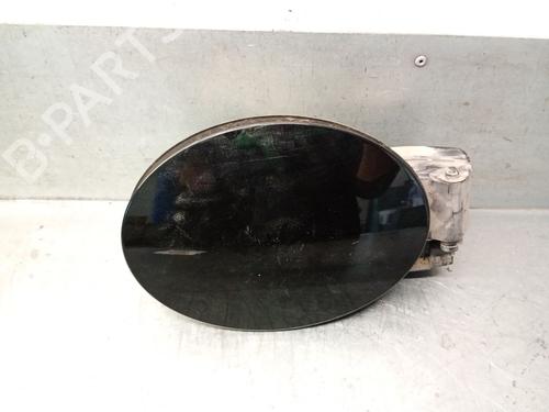 fuel-flap-jaguar-f-pace-x761-2015-33054231 main image