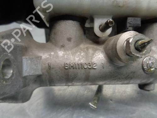 Brake master cylinder HYUNDAI H-1 / STAREX Bus (A1) 2.5 TCi | BP8902435M77 