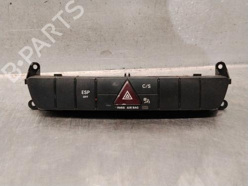 Used Warning switch Warning switch MERCEDES-BENZ R-CLASS (W251, V251) R 350 4-matic (251.065, 251.165) (272 hp) 39747110 39747110