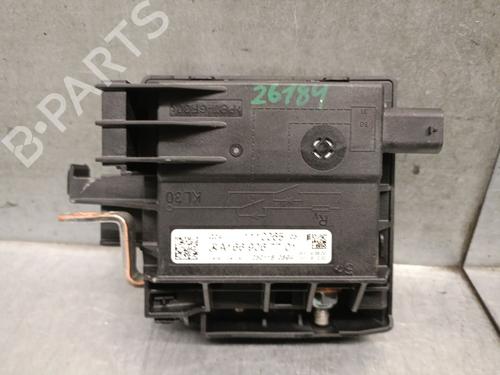 Used Fuse box Fuse box 39617868 39617868