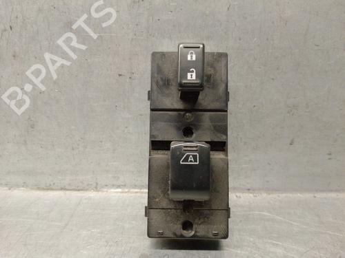 Used Right front window switch INFINITI EX 30d (238 hp) 27668216