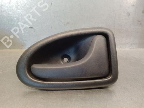 Maniglia interna anteriore destra RENAULT CLIO II (BB_, CB_) 1.2 (BB0A, BB0F, BB10, BB1K, BB28, BB2D, BB2H, CB0A,... (58 hp) 31680284