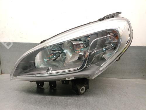 Used Left headlight FIAT DOBLO Cargo (263_) 1.6 D Multijet (263WXD1B, 263WXR1B, 263WXX1B, 263ZXD1B,... (105 hp) 31929220