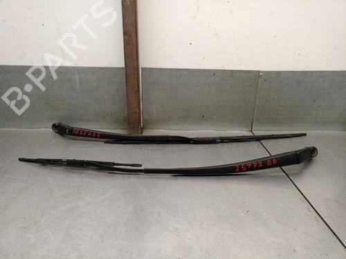 Used Front windshield wiper arm Front windshield wiper arm TOYOTA YARIS (_P9_) 1.3 VVT-i (SCP90_, SCP90R) (87 hp) 33887666 33887666