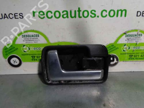Used Front right interior door handle LAND ROVER DISCOVERY III (L319) 2.7 TD 4x4 (190 hp) 5252335
