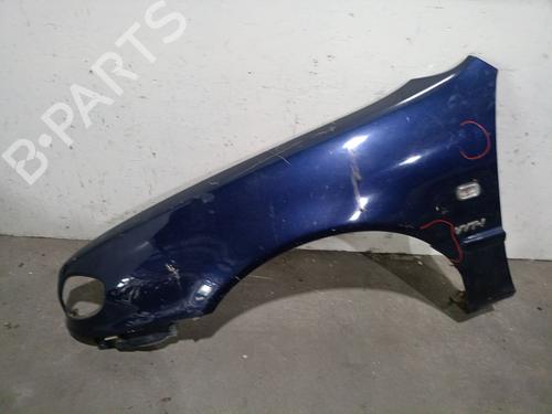Guarda-lamas esquerdo Guarda-lamas esquerdo TOYOTA COROLLA Compact (_E11_) 1.4 (ZZE111_, ZZE111R) (97 hp) 36533611 36533611