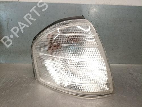Used Right front indicator Right front indicator MERCEDES-BENZ C-CLASS (W202) C 250 D (202.125) (113 hp) 33469620 33469620