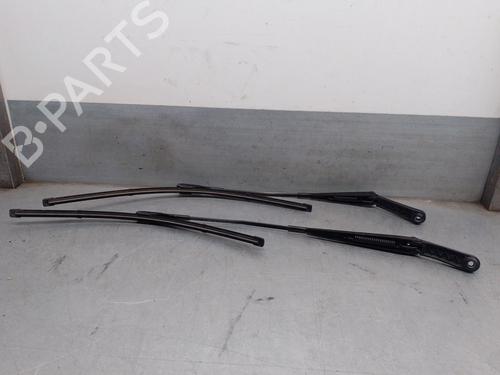 Used Front windshield wiper arm AUDI Q3 (8UB, 8UG) [2011-2020]  17464295