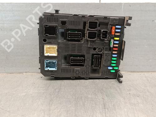 Used Fuse box PEUGEOT 3008 I MPV (0U_) 1.6 HDi (112 hp) 28378683