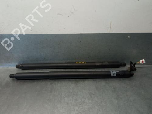 Używane Siłownik klapy tylnej / bagażnika MG MG HS (AS23) 1.5 T (SAS23) (162 hp) 29627349