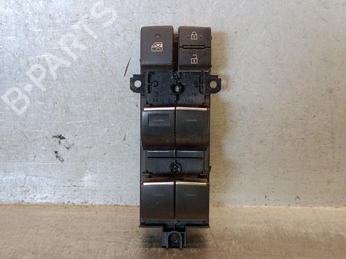 left-front-window-switch-toyota-corolla-estate-_e21_-2019-36665494 main image