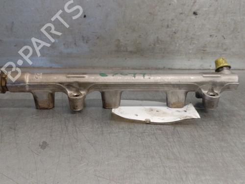 Used Injection rail Injection rail 36995708 36995708
