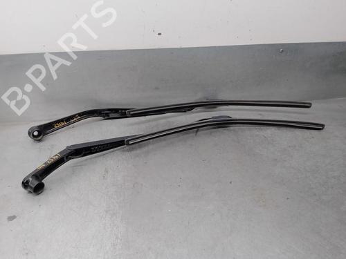 Used Front windshield wiper arm CHRYSLER 300C (LX, LE) [2004-2025]  16026700