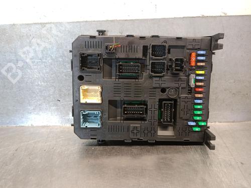 Used Fuse box PEUGEOT 3008 I MPV (0U_) 1.6 VTi (120 hp) 28041272