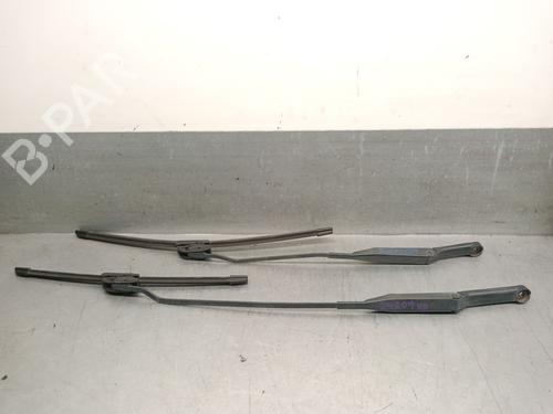 Used Front windshield wiper arm OPEL COMBO Tour 1.3 CDTI 16V (69 hp) 31010738