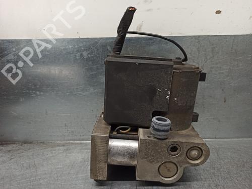 Used ABS pump VOLVO 940 Kombi (945) 2.3 (155 hp) 10544212