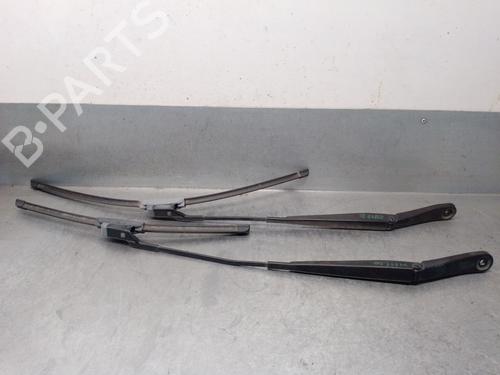 Used Front windshield wiper arm Front windshield wiper arm JAGUAR F-PACE (X761) 2.0 TD4 AWD (180 hp) 33981289 33981289
