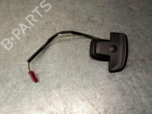 steering-wheel-controls-mercedes-benz-e-class-w212-2009-2010-2011-2012-2013-2014-2015-2016-34614015 main image