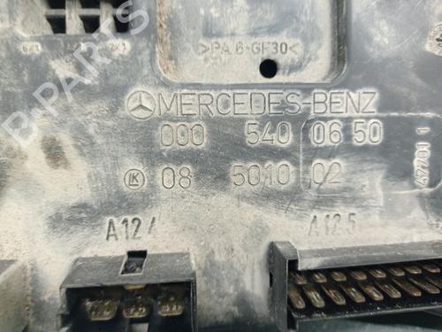 Fuse box MERCEDES-BENZ VITO Van (W638) 110 CDI 2.2 (638.094) | BP31882713E1