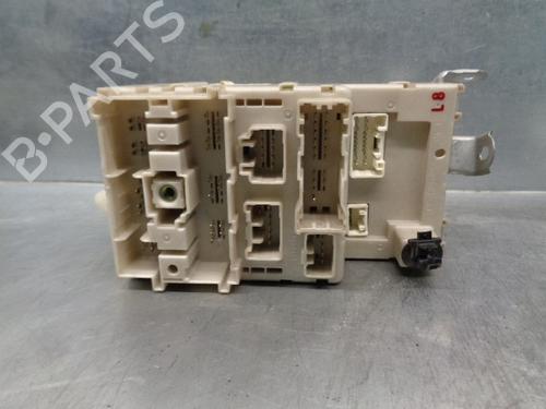 Used Fuse box TOYOTA RAV 4 II (_A2_) 2.0 4WD (ACA21, ACA20) (150 hp) 9043322