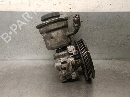 Used Steering pump TOYOTA YARIS (_P1_) 1.0 (SCP10_, SCP10R) (68 hp) 32483052