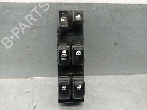 Used Left front window switch HYUNDAI TUCSON (JM) 2.0 CRDi (113 hp) 28690099