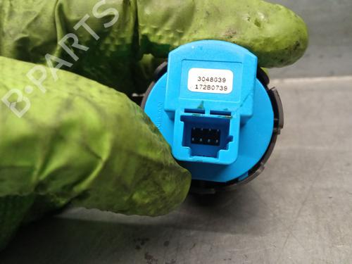 Switch NISSAN JUKE (F16_) 1.0 | BP25236179I30 