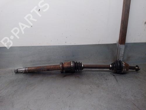 Używane Półoś przednia prawa FORD FOCUS I (DAW, DBW) 1.8 Turbo DI / TDDi (90 hp) 30832385