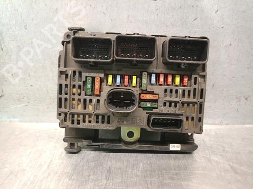 Used Fuse box Fuse box 38180789 38180789