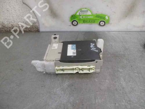 Used Fuse box TOYOTA YARIS (_P13_) 1.5 Hybrid (NHP130_, NHP130) (101 hp) 5822812