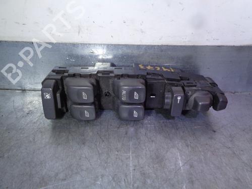 Used Left front window switch VOLVO V40 Estate (645) 1.8 (122 hp) 17332544