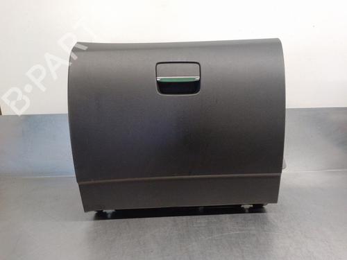 Used Glove box MERCEDES-BENZ B-CLASS Sports Tourer (W246, W242) B 180 CDI / d (246.212) (109 hp) 13635604