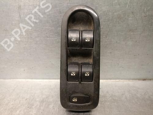 Used Left front window switch RENAULT SCÉNIC II (JM0/1_) 1.6 16V (JM1R) (112 hp) 30899075