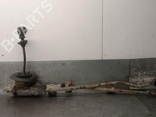 Used Gear lever FORD MONDEO I Turnier (BNP) 2.0 i 16V (132 hp) 30748368