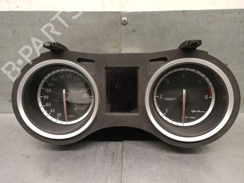 Used Instrument cluster Instrument cluster ALFA ROMEO 159 (939_) 2.4 JTDM (939AXD12, 939AXD1B) (200 hp) 34706986 34706986