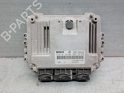 Calculateur moteur (ecu) OPEL VIVARO A Van (X83) 1.9 DTI (F7) (101 hp) 28708896